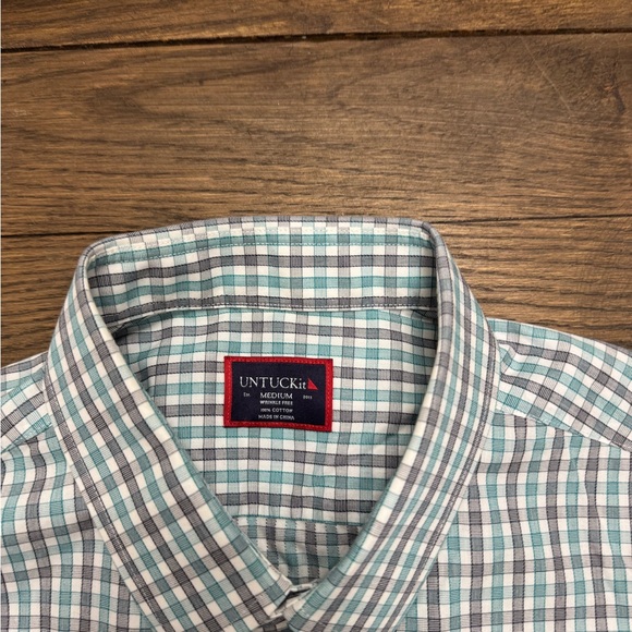 Untuckit Men’s Button Down Shirt Size M - Picture 2 of 5